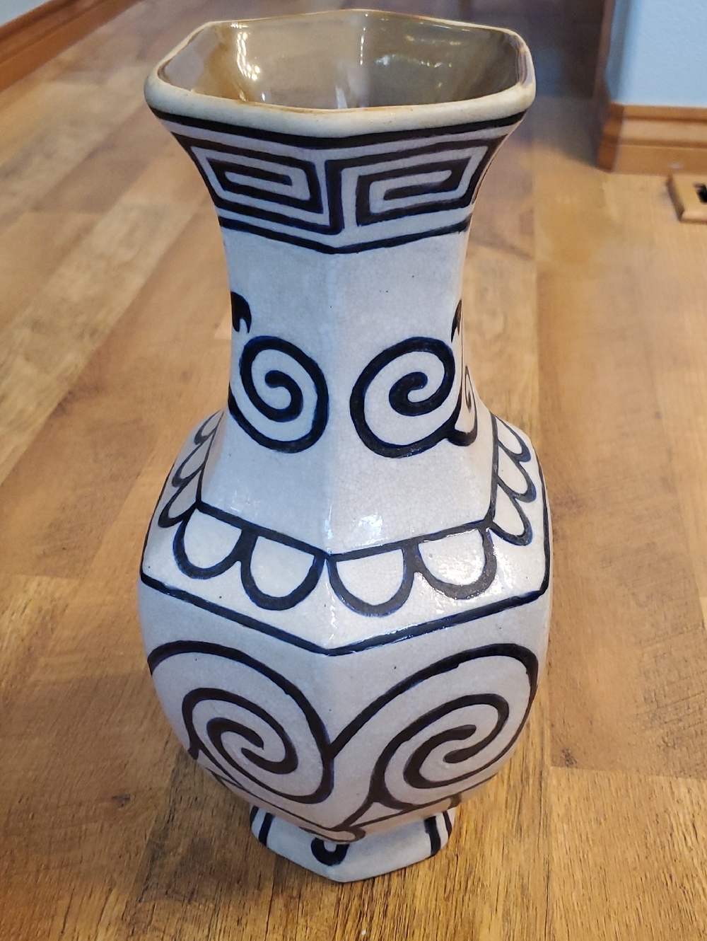 Handcrafted 14" White and Black Crackle Decorative Vase Animal Native American - Picture 4 of 10